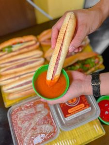 bánh mì que pate cột đèn