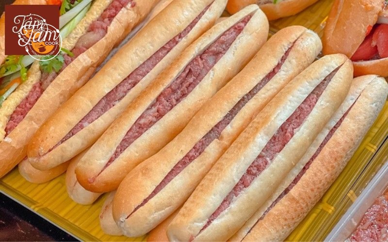 Giới thiệu về cửa hàng bánh mì que quận 1 của Tâm Cook