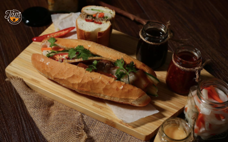 Cách làm bánh mì pate thập cẩm