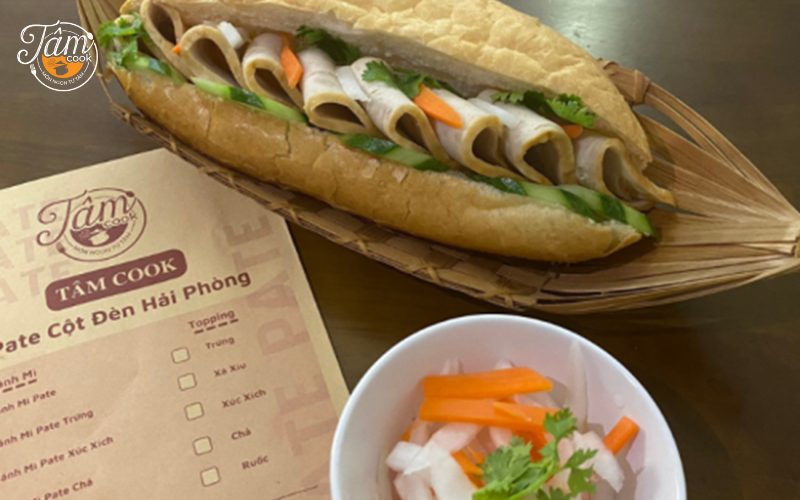 Bánh mì chả bao nhiêu calo? 