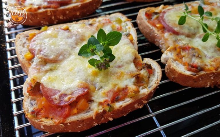 cách làm pizza bằng bánh mì lát