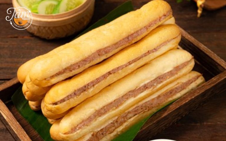 Chi tiết cách làm bánh mì que pate cay