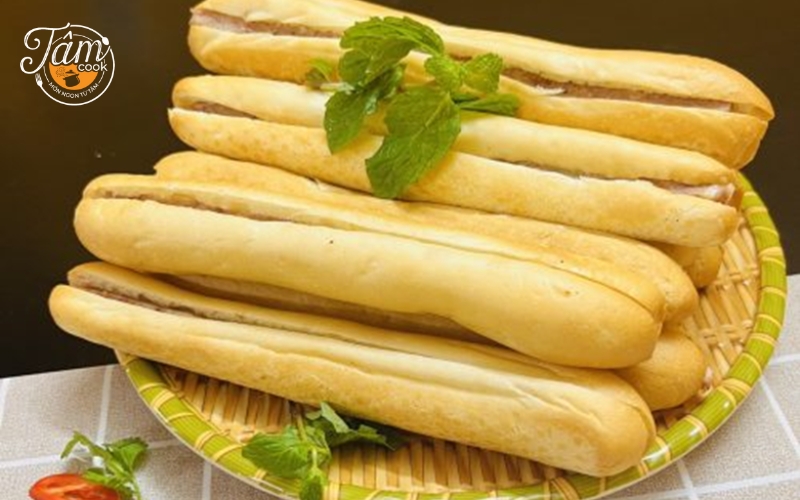 Chi tiết cách làm bánh mì que pate cay