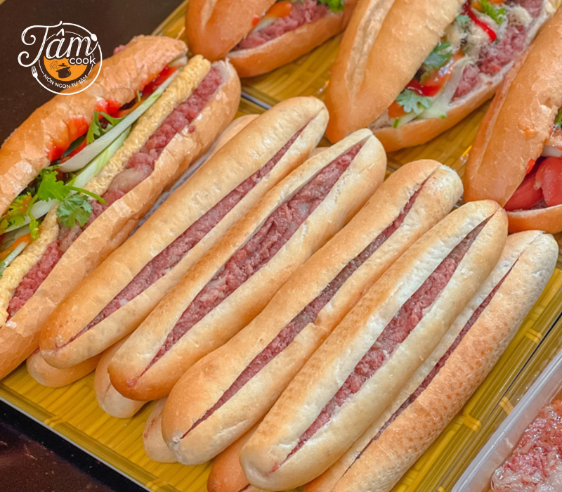 làm bánh mì với pate cột đèn hải phòng