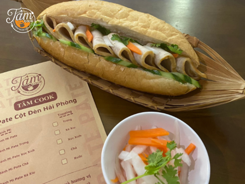 Bánh mì chả bao nhiêu calo?