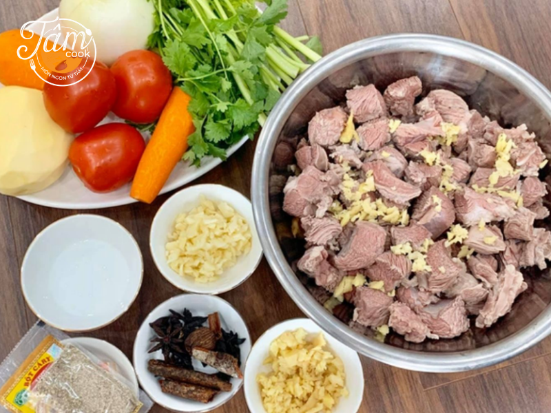 hướng dẫn làm mì bò sốt vang