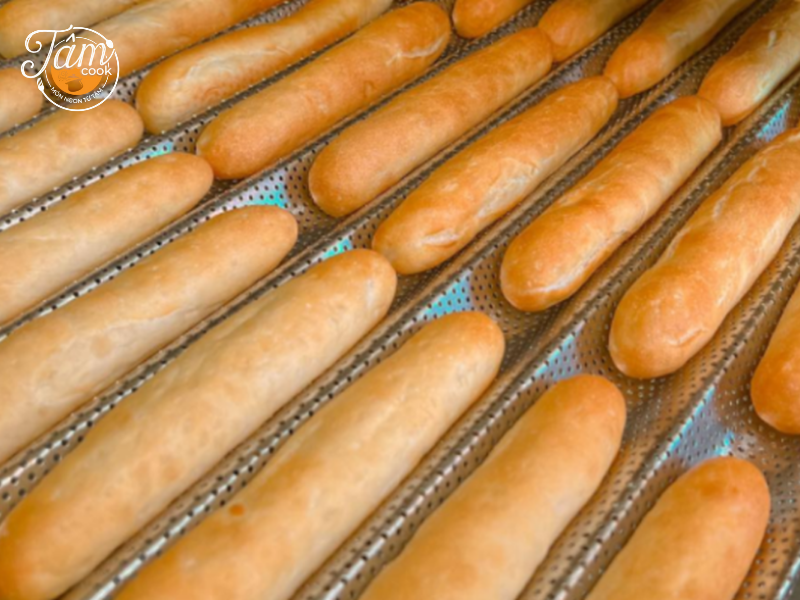 làm sao để bánh mì que không bị dai?