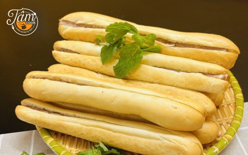 lo banh mi que tphcm 3