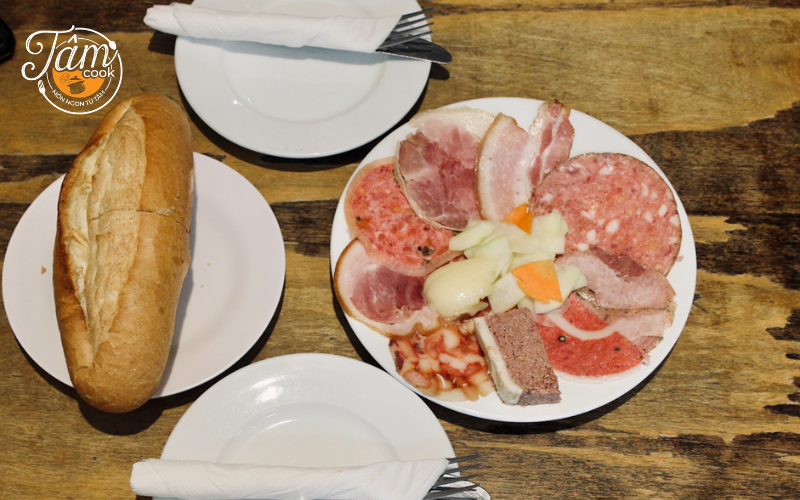 quán bánh mì ngon nổi tiếng Hà Nội