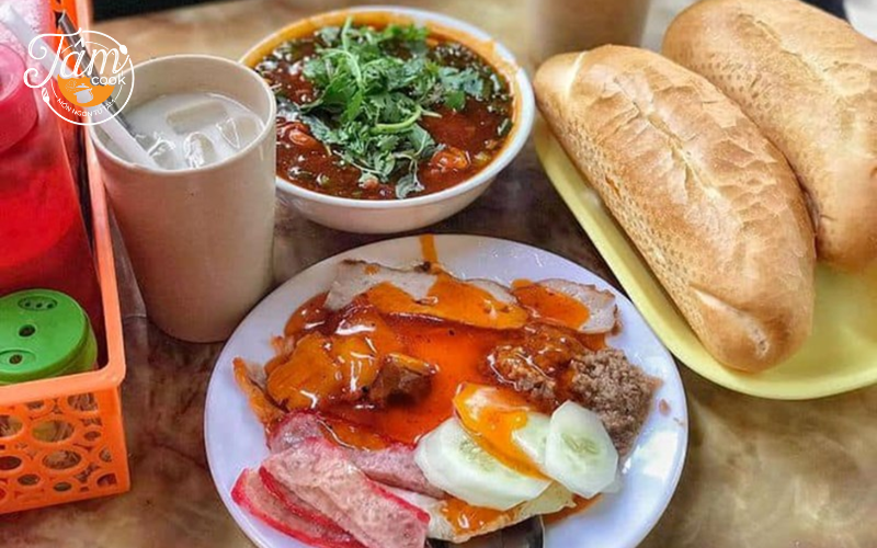 quán bánh mì ngon nổi tiếng Hà Nội