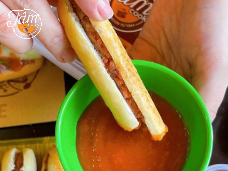 đặt bánh mì que cho sự kiện
