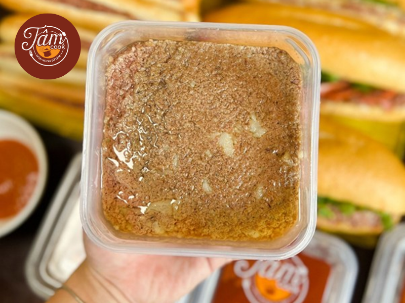 pate cột đèn cho bữa trưa văn phòng