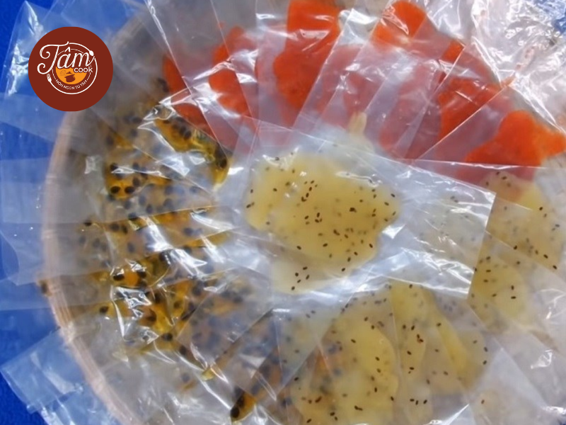 Cách làm sữa chua trái cây mùa hè