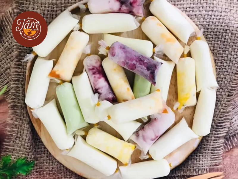 Cách làm sữa chua trái cây mùa hè