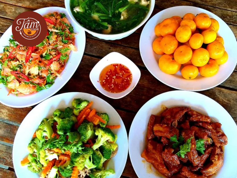 Gợi ý món ăn mùa hè cho 7 ngày