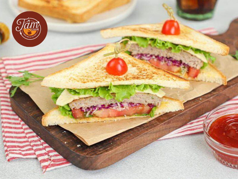 cách làm bánh mì sandwich kẹp trứng xúc xích 