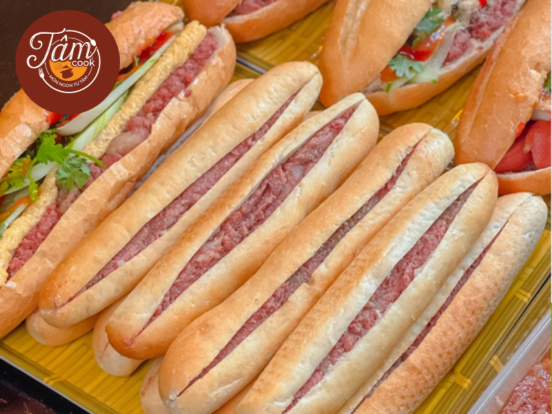 bánh mì que hải phòng gồm những gì