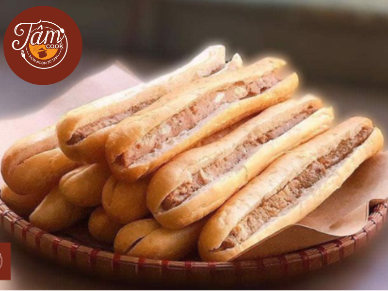 Cách làm bánh mì que Hải Phòng giòn rụm, cay nồng chuẩn vị làm bánh mì que hải phòng