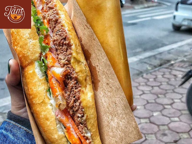 Hướng dẫn làm bánh mì pate ngon chuẩn vị Việt Nam