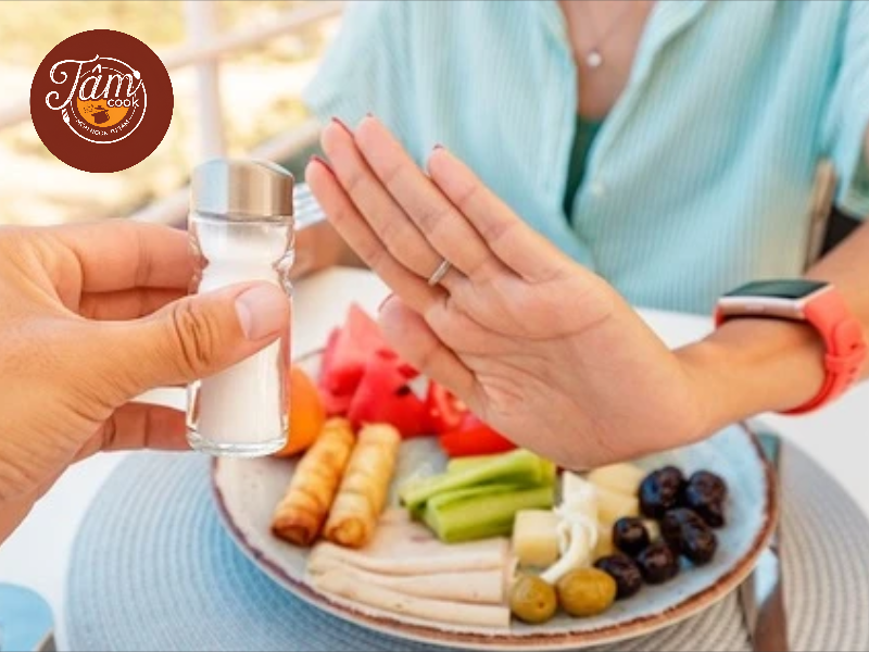 người huyết áp cao không nên ăn gì?